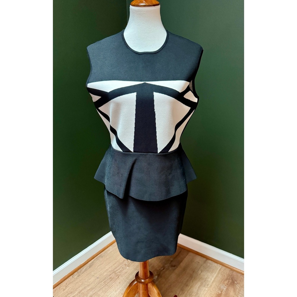 BCBGMAXAZRIA Black & White Peplum Sleeveless‎ Geometric Bodycon Dress Women's L
